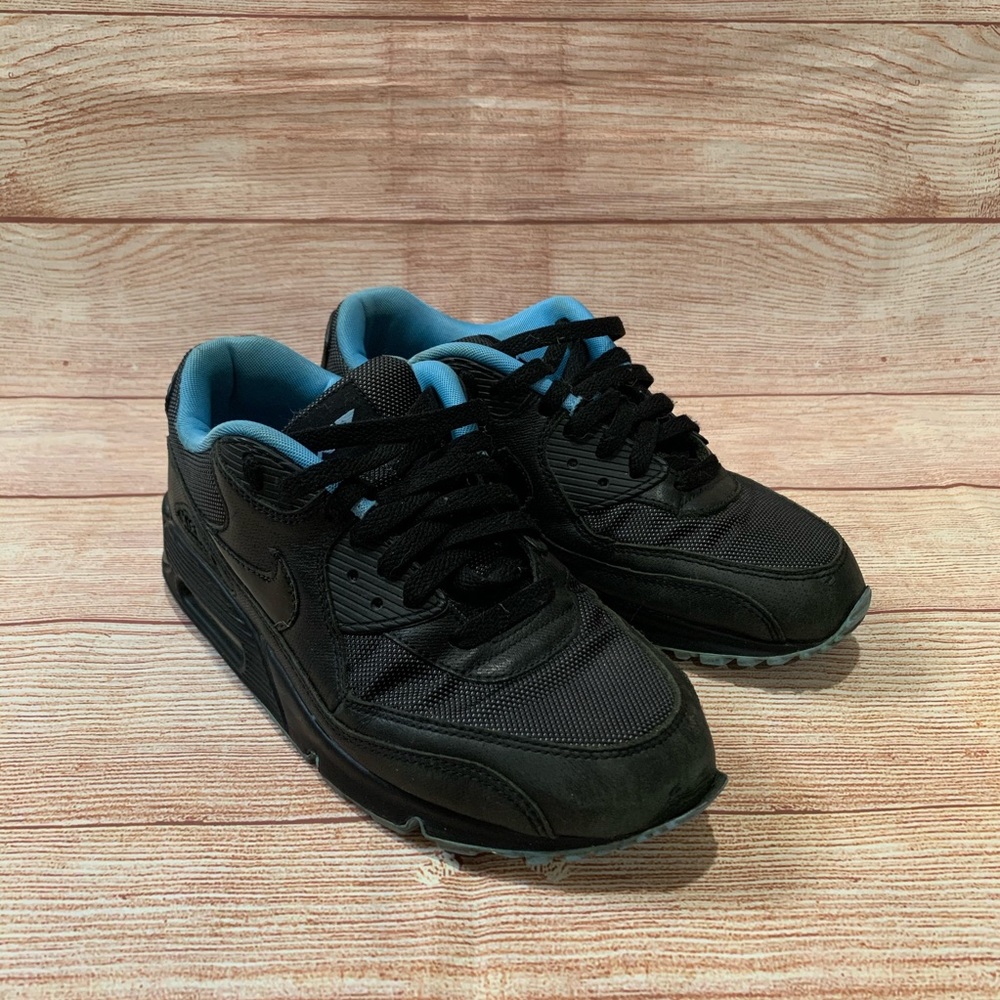 Black Airmax Sneakers